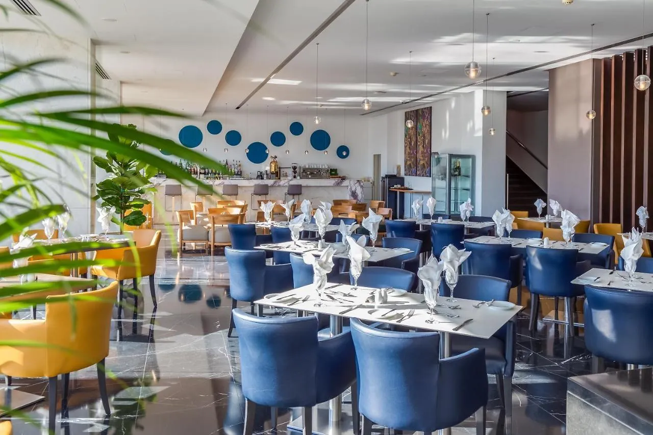 Sun Hall Hotel Larnaca 4*,  Cipru