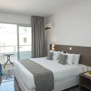 https://petrou-bros-hotel-apartments-larnaka.hotelsatayianapa.com